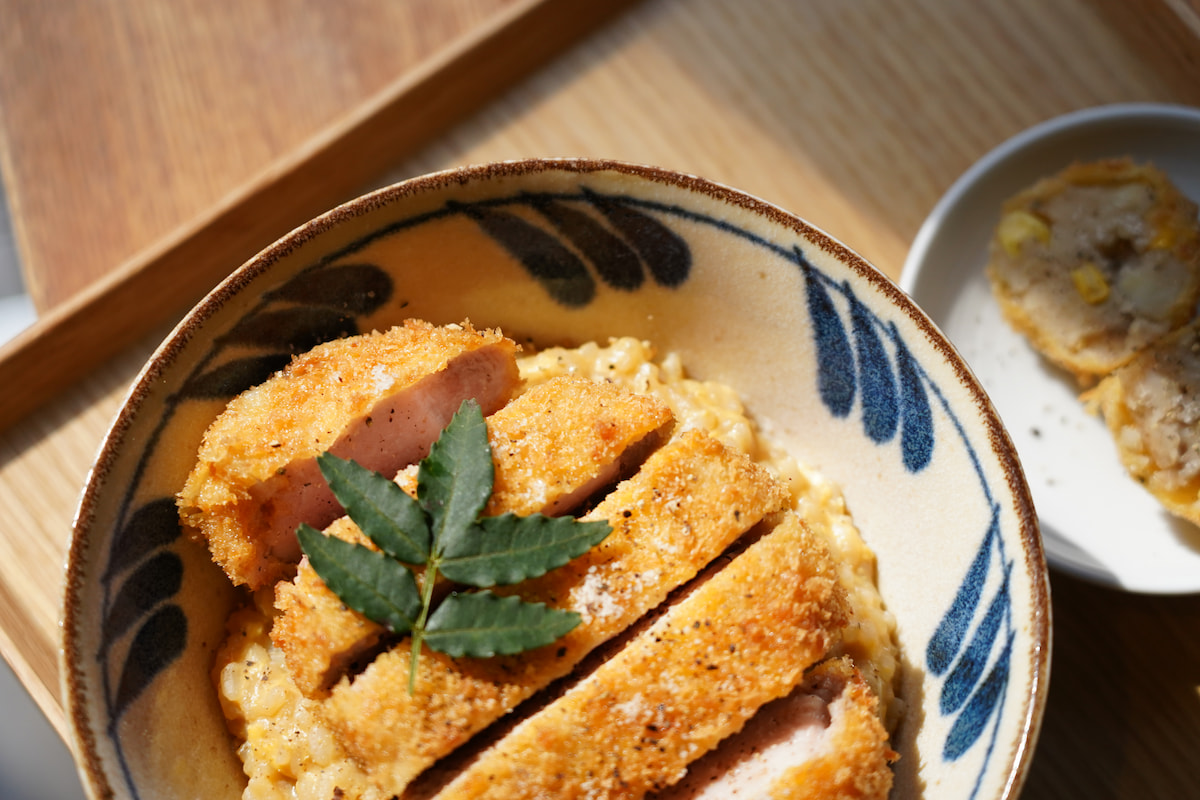 サクサクの衣と、とろり卵のご飯