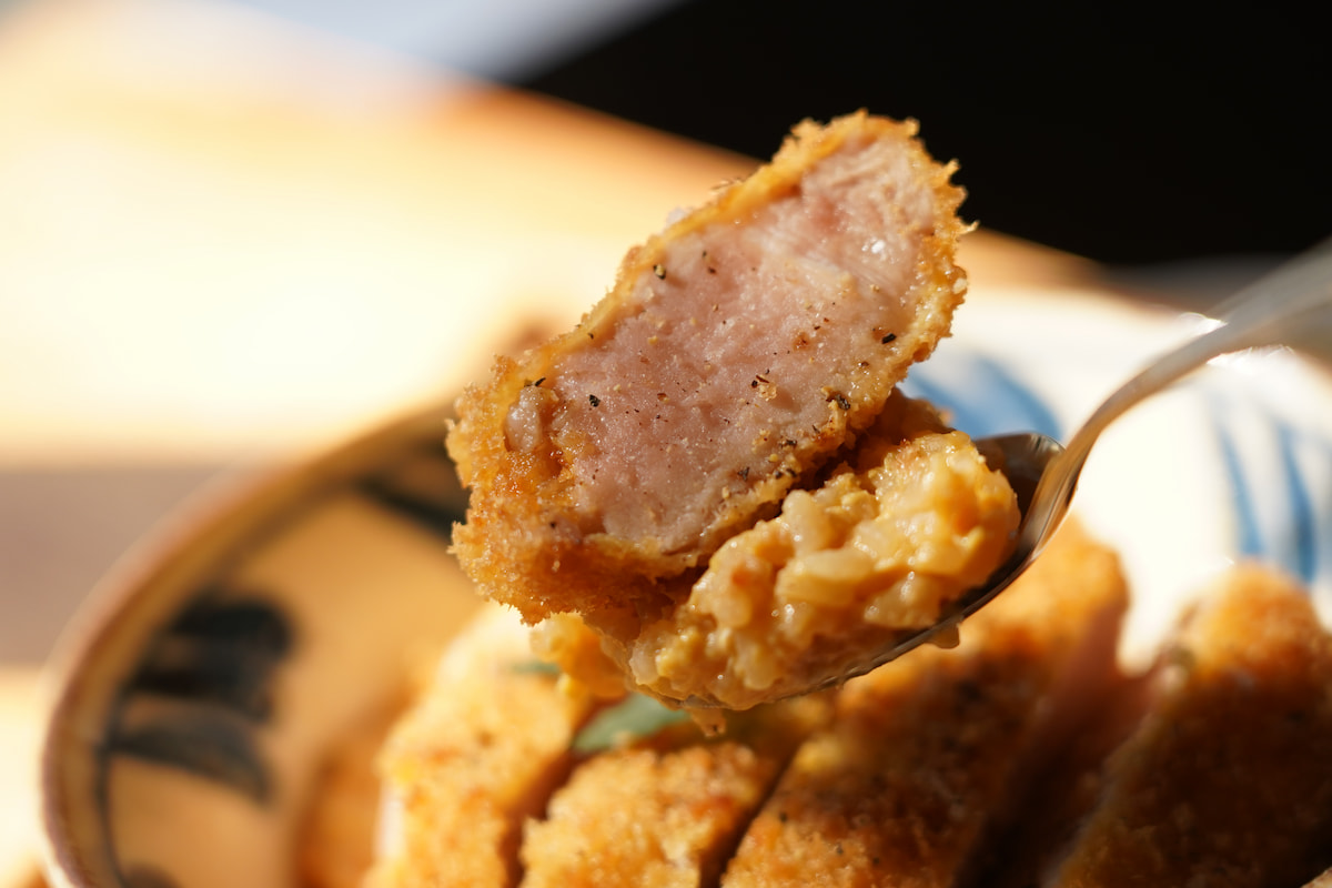 卵とタレがご飯を主役に押し上げてくれる